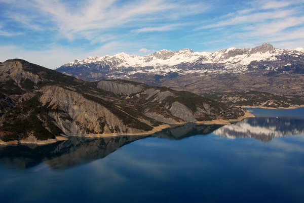 Comment intégrer une mini-serre dans une cuisine moderne ?